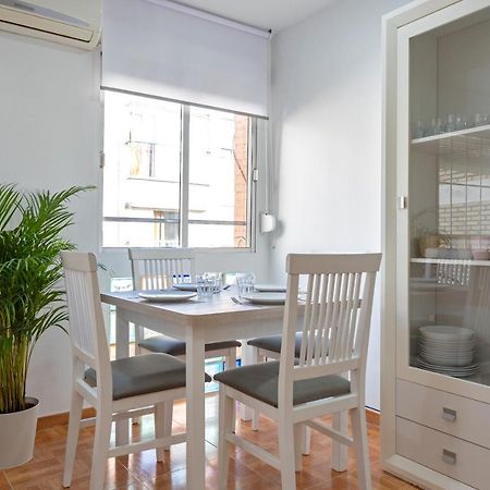 Charming 2 Bedroom Apartment At Triana Center By Oui Sevilla Bagian luar foto