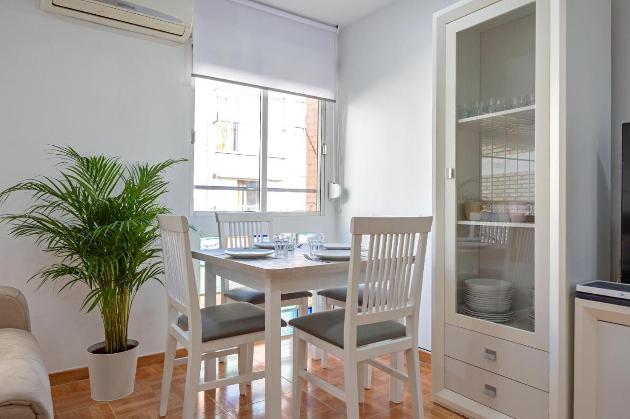Charming 2 Bedroom Apartment At Triana Center By Oui Sevilla Bagian luar foto