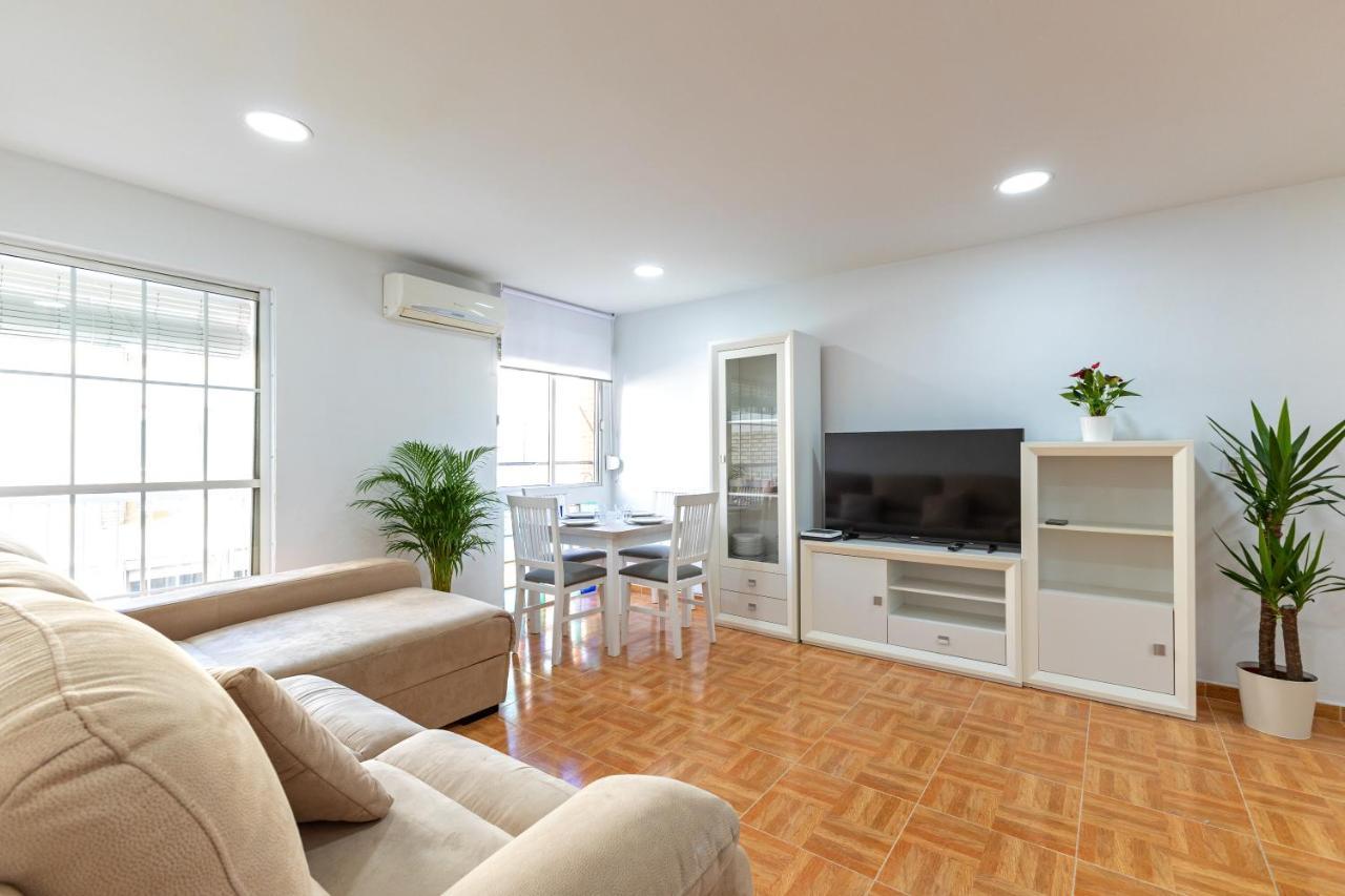 Charming 2 Bedroom Apartment At Triana Center By Oui Sevilla Bagian luar foto