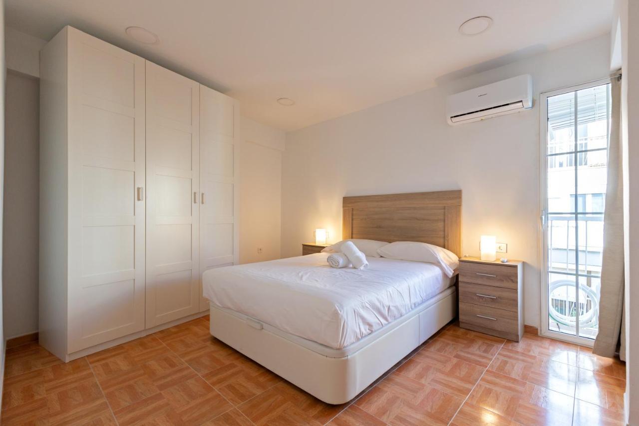 Charming 2 Bedroom Apartment At Triana Center By Oui Sevilla Bagian luar foto
