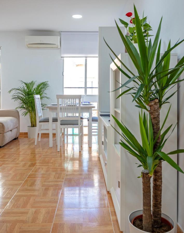 Charming 2 Bedroom Apartment At Triana Center By Oui Sevilla Bagian luar foto