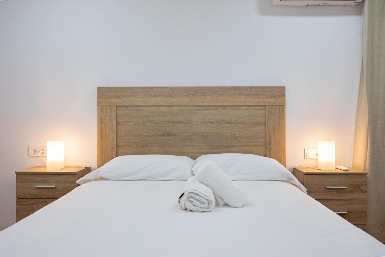 Charming 2 Bedroom Apartment At Triana Center By Oui Sevilla Bagian luar foto