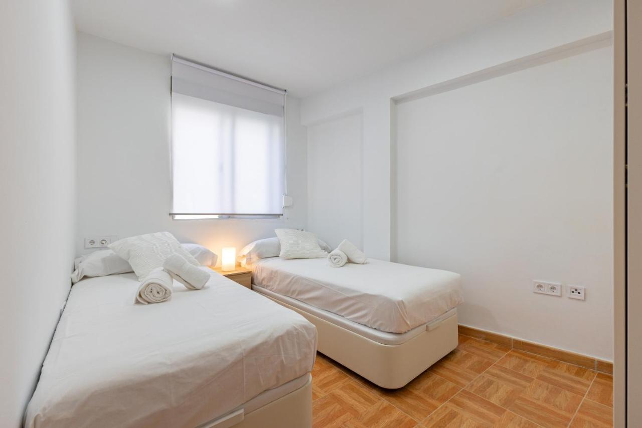 Charming 2 Bedroom Apartment At Triana Center By Oui Sevilla Bagian luar foto