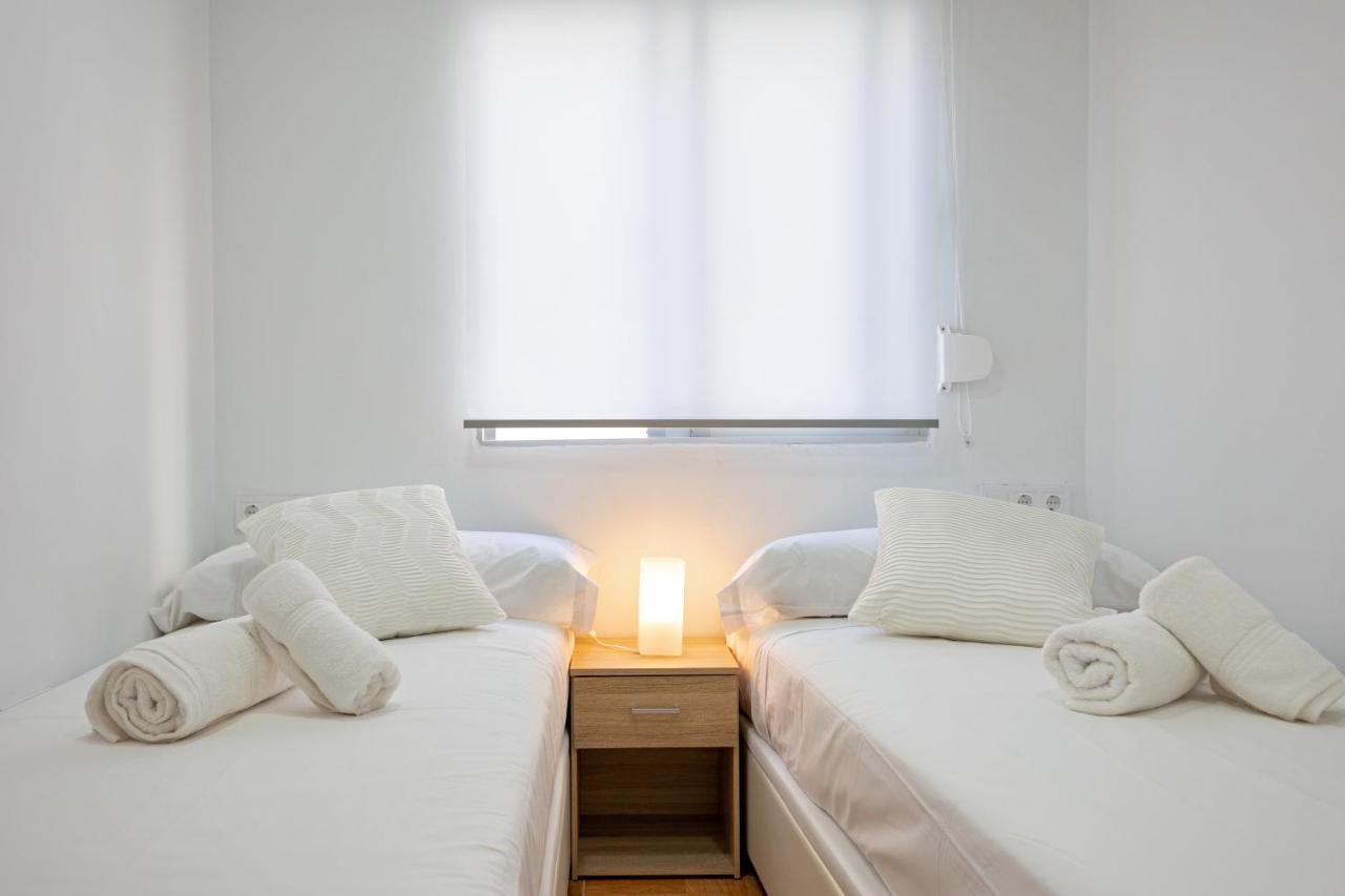 Charming 2 Bedroom Apartment At Triana Center By Oui Sevilla Bagian luar foto
